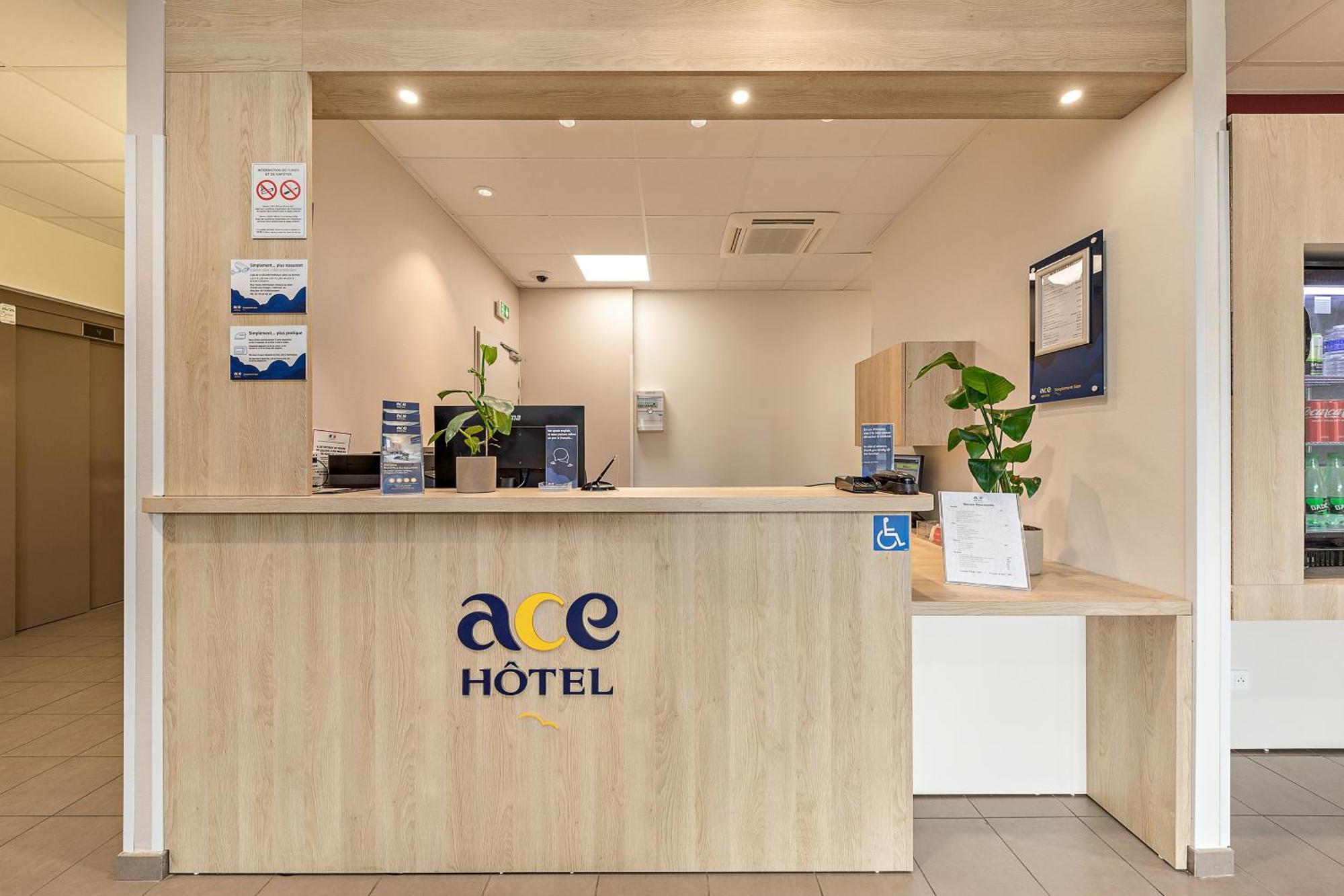Ace Hotel Rouen Parc Des Expositions Petit-Couronne Esterno foto